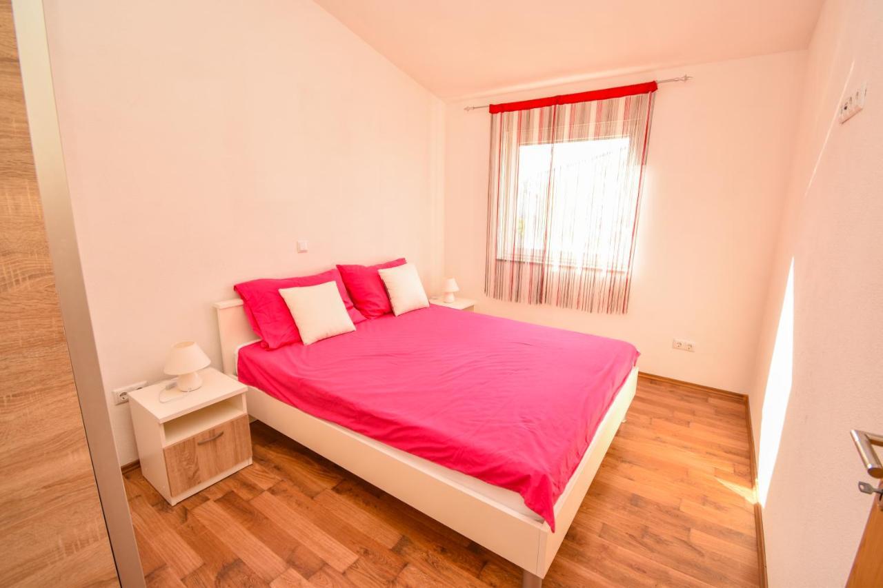 Apartmani Lukic Vir Dış mekan fotoğraf
