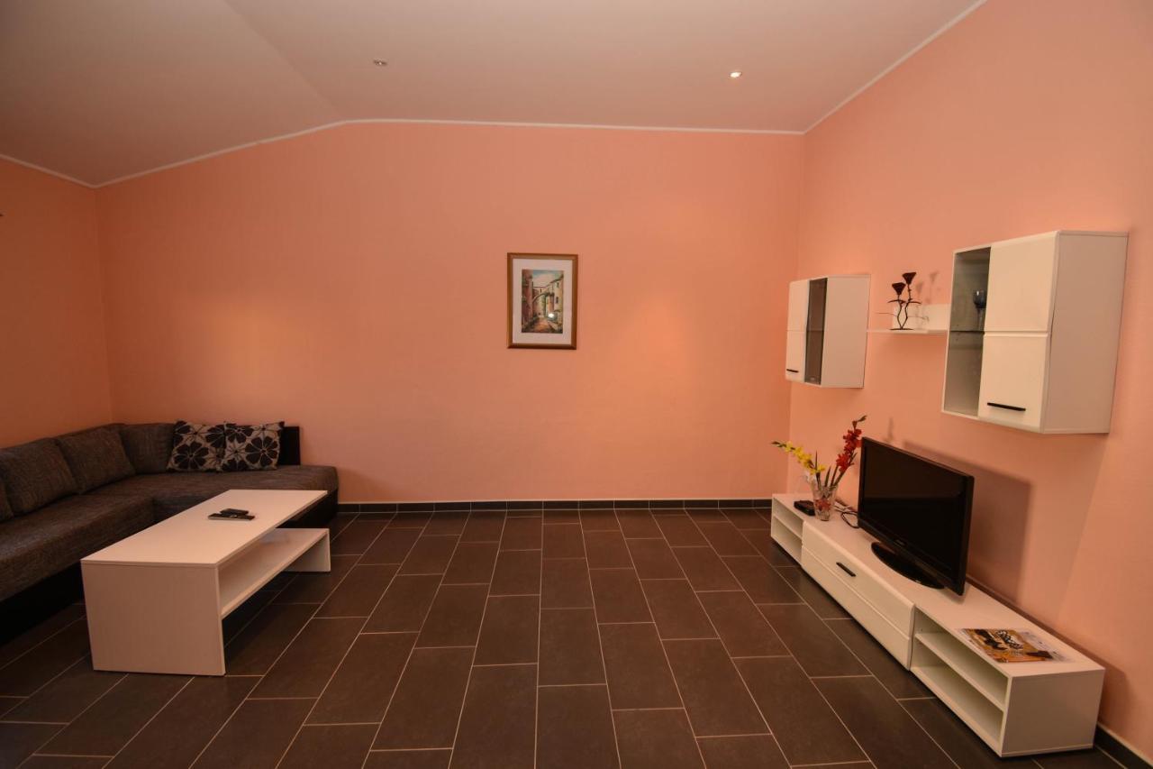 Apartmani Lukic Vir Dış mekan fotoğraf