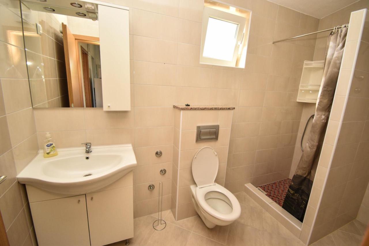 Apartmani Lukic Vir Dış mekan fotoğraf