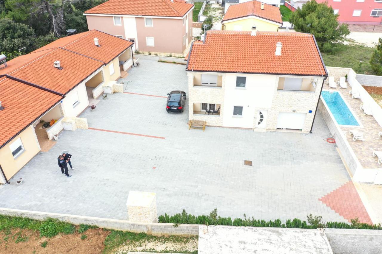 Apartmani Lukic Vir Dış mekan fotoğraf